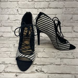 ZARA Lace up heels 7.5/38